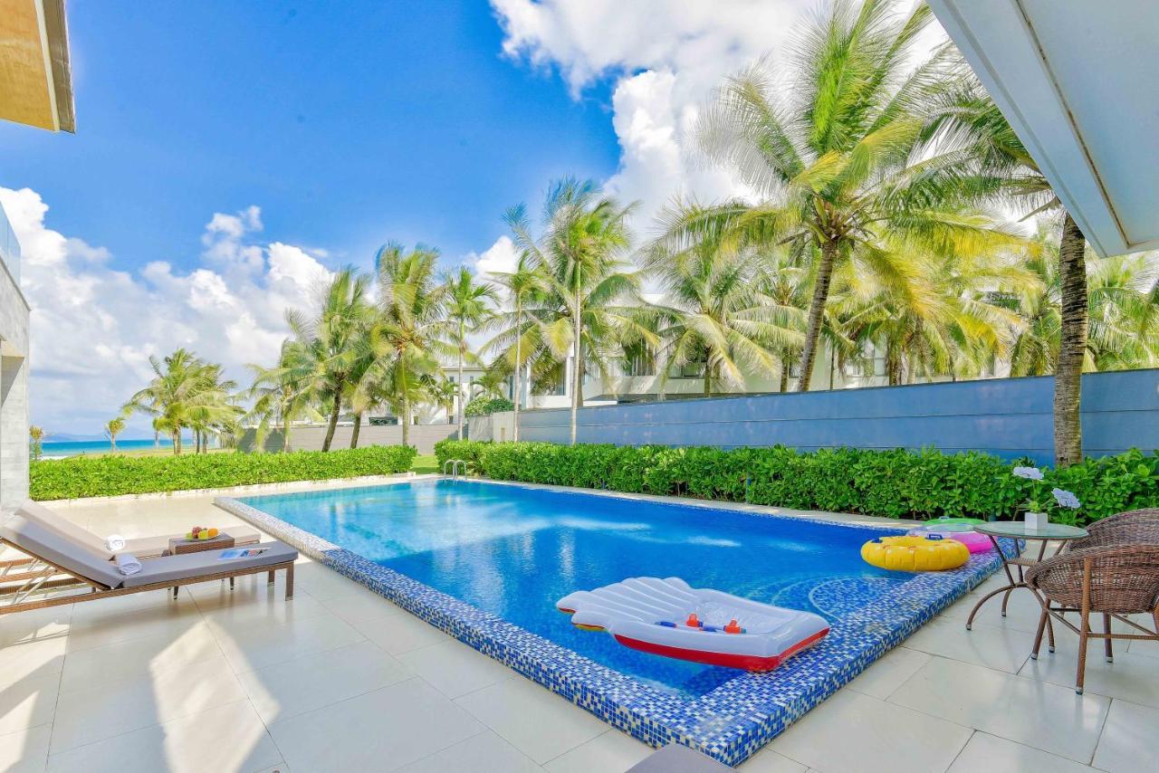 Deluxe Beach Villas By Danatrip Da Nang Esterno foto