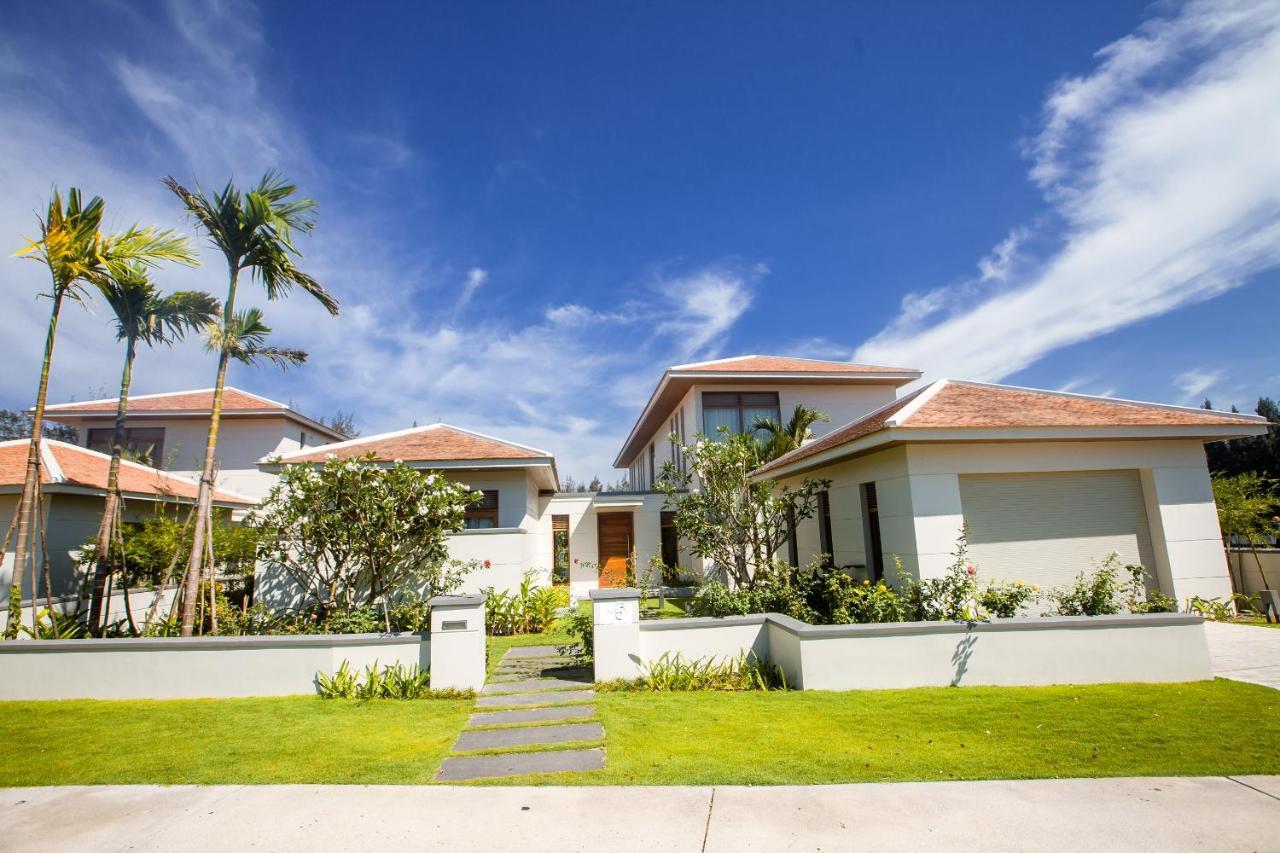 Deluxe Beach Villas By Danatrip Da Nang Esterno foto