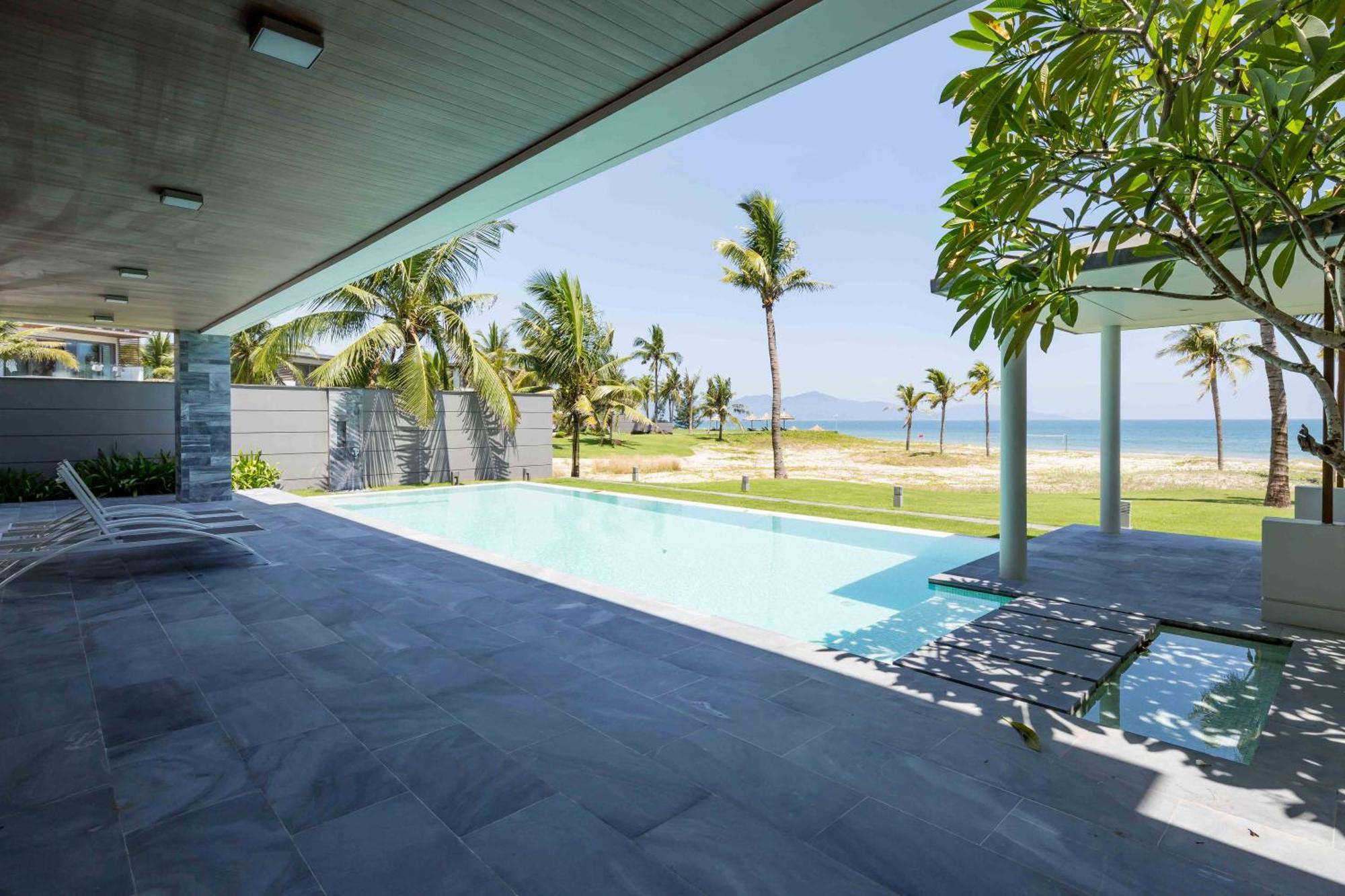 Deluxe Beach Villas By Danatrip Da Nang Esterno foto