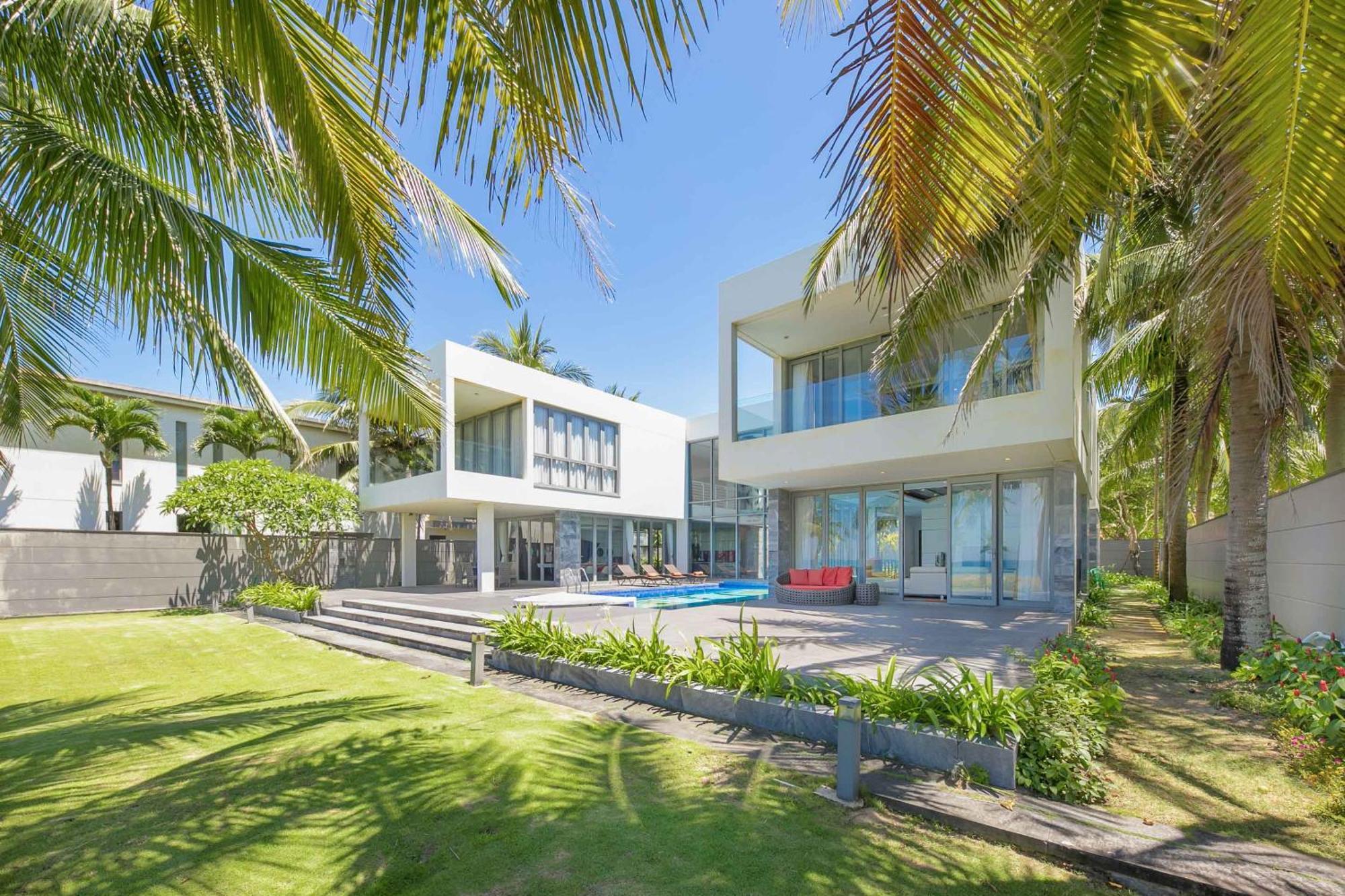 Deluxe Beach Villas By Danatrip Da Nang Esterno foto