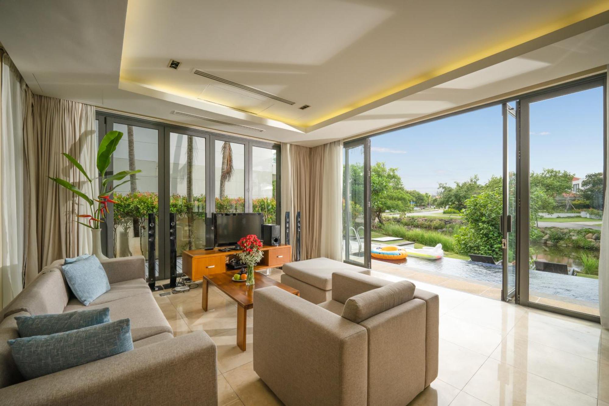 Deluxe Beach Villas By Danatrip Da Nang Esterno foto